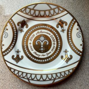 1999 Milliennium commemorative plate by Royal Gallery Gold Buffet